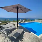 Stunning Sea View 빌라 브리아티코
