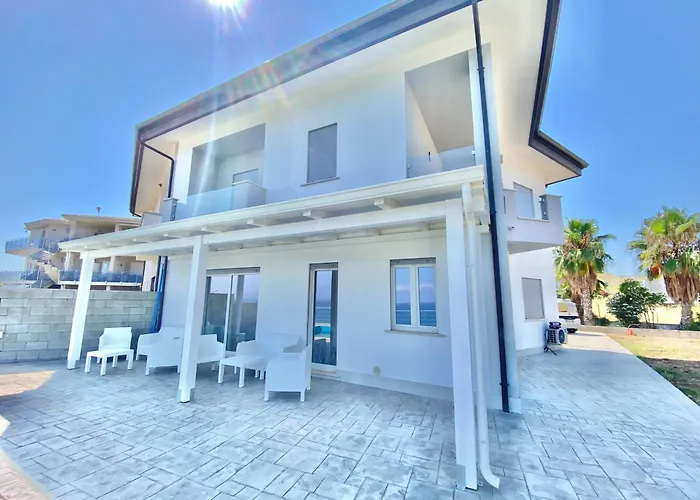 Stunning Sea View Villa *